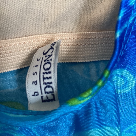 Basic Editions one piece - Picture 4 of 5